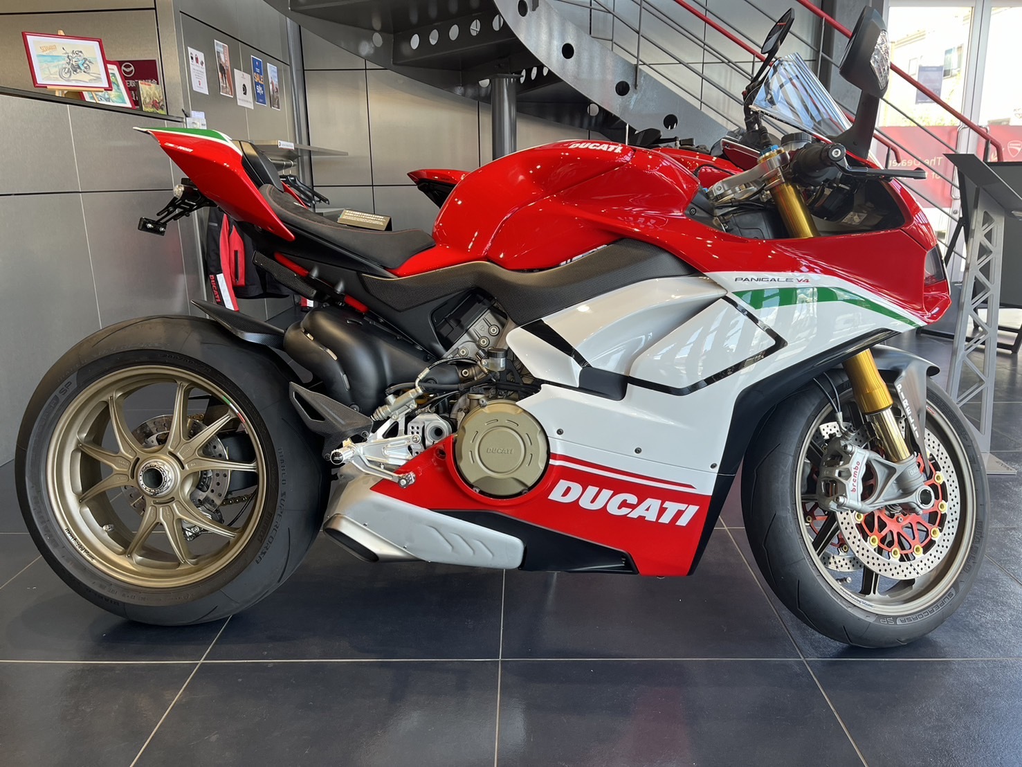 DUCATI | ドゥカティ千葉セントラル